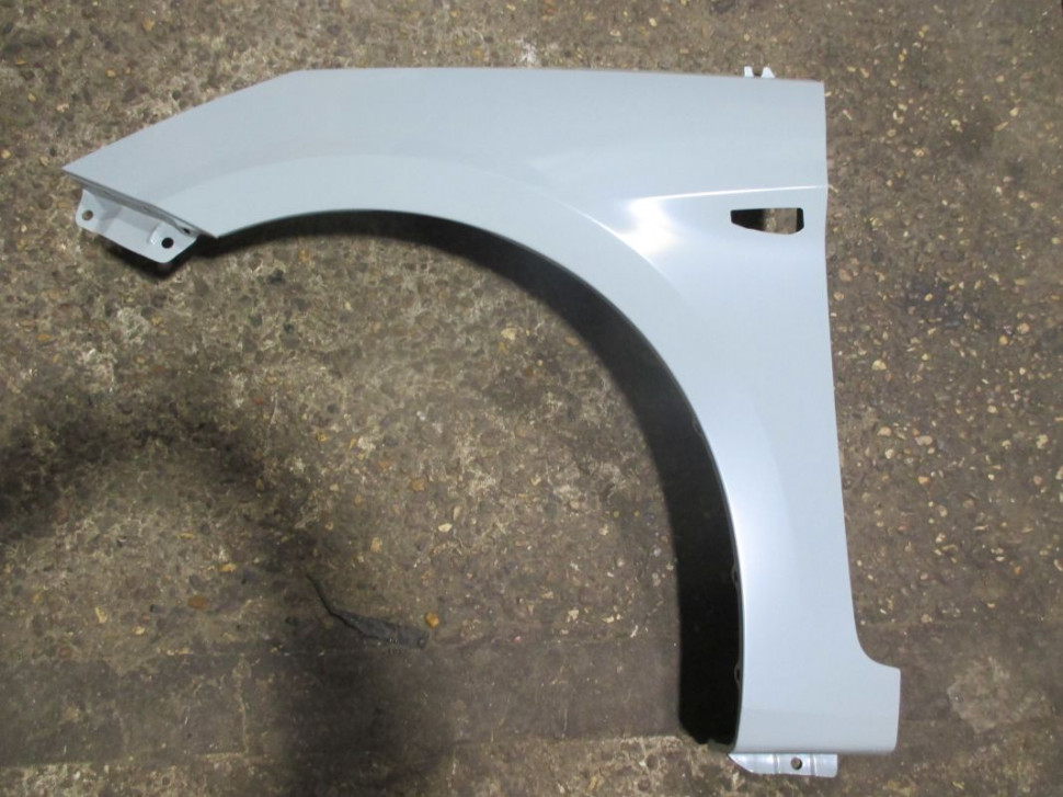Накладка крыла hyundai solaris 2010. Крыло переднее левое солярис. Крыло переднее левое солярис. Снять переднее крыло хендай солярис. Крыло без поворотника солярис.