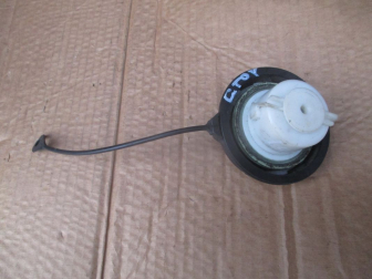 Крышка бензобака 15832215 25862765 Cadillac CTS SRX Шевроле Авео USA на усиках - БУ