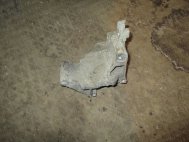 Кронштейн генератора 1094099 98BB10039AC 1057966 1134709 Форд Фокус 1 двигатель 2 литра, - БУ