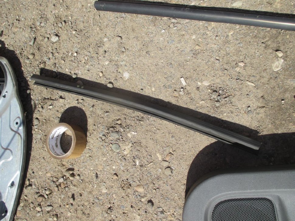 Molding Stekla Dveri Zadnej Pravoj Vnutrennij 1523457 Ford Fokus 2 Universal Bu Kupit Cena