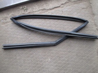 Уплотнитель стекла двери 82331CA010 82331CA000 Ниссан Мурано задней левой Z50 с 2004 по 2008г, - БУ