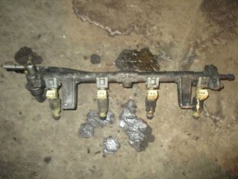 Рампа топливная Форд Фокус 1 - 1219096, 8F9H487HA, 8F9F280HA с мотором 2 литра Zetec 16 кл., - БУ