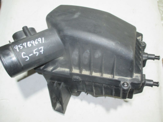 Корпус воздушного фильтра Шевроле Авео Т300 Кобальт 95920469 95969691 - в сборе - S57 есть СКОЛ - БУ