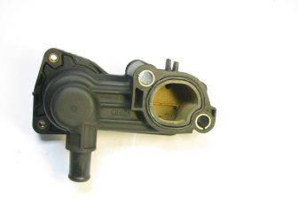 Термостат - Корпус термостата 1198060 2S4Q9K478AD C8W0A Форд Фокус 1 на Дизель 1,8 литра, - БУ