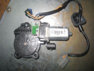 Мотор стеклоподъемника двери Ленд Ровер Фрилендер 2 передней правой CVH500040, - БУ