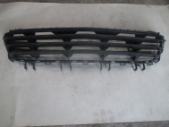 Решетка радиатора центральная нижняя 1400304 24460271 375768702 Опель Астра H до 2007 года К-7, - БУ