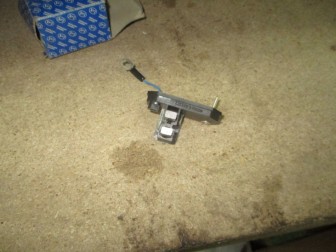 Реле генератора Ваз 2105-2107 в сборе 71.3702 со щеточным узлом, - АСТРО