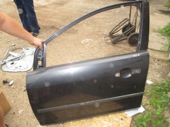 Дверь передняя левая Форд Фокус 2 до 2008 года 1505704 Голая, - БУ Серая FO11