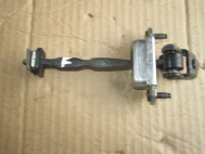 Ограничитель хода дверей передних 1474245 5S6AA27200AB Форд Фиеста 5, - БУ