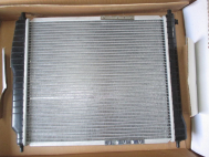 Радиатор охлаждения Шевроле Авео Т200-255 96536524 с АКПП 1,2-1,4 литра 8V, - Luzar