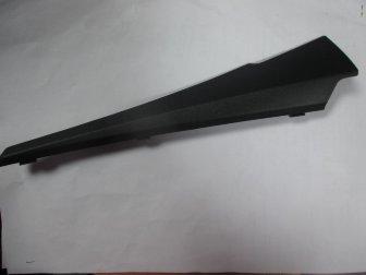 Панель лобового стекла правая 52035205 52051205 водоотражатель правый Шевроле Кобальт, - GM