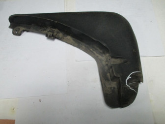 Брызговик Форд Фокус 2 передний правый 6M5J16A262BA 5M5J16A262BA, - БУ - НАДОРВАН