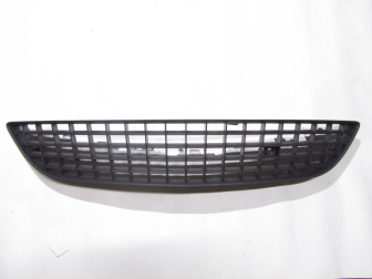 Решетка радиатора центральная 1400406, 13235935 Опель Астра H 3-х дверка с 2007г, - Opel