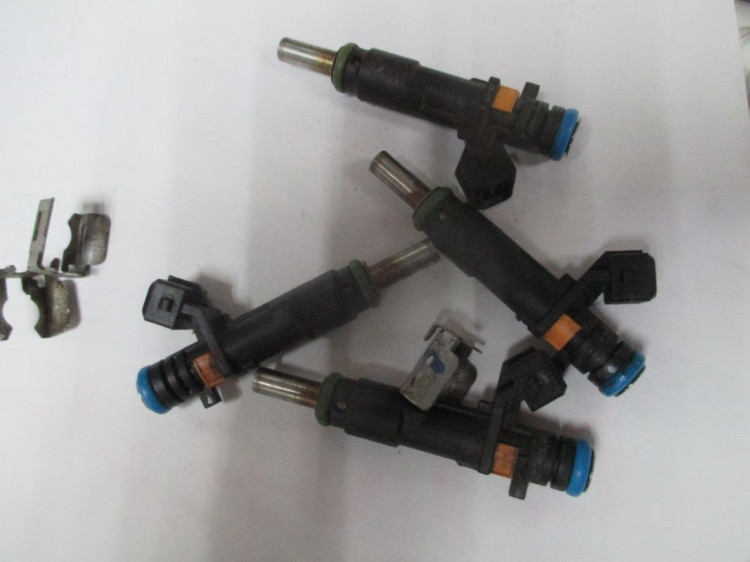 Форсунка топливная 55353806 Шевроле Круз Орландо Опель Астра H 55353803 ...