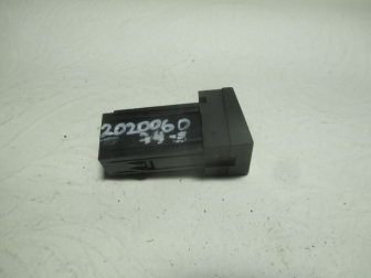 Заглушка кнопки отверстия обогрева сидений 96672922 202006074-2 Chevrolet Captiva C100 06-2010 - БУ