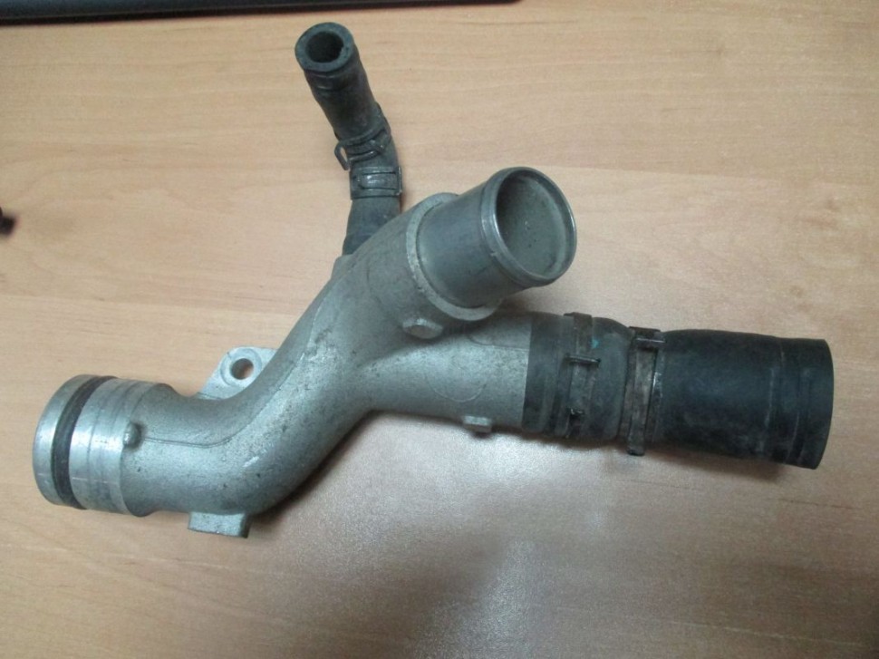 Тройник системы охлаждения 96440428 Опель Антара Шевроле Круз : купить ...