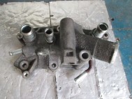 Фланец системы охлаждения 110603AB0A Ниссан Ноут Тиида 1,6 литра HR16DE B012013 11060-3AB0A - БУ