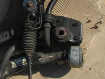 Скоба втулки стабилизатора переднего левая Ниссан Мурано Z50 с 2004 по 08 год 54615CA000 - БУ