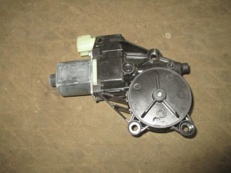 Мотор стеклоподъемника двери Форд Фиеста передней правой с 08 по 17г 1543207, 8A6114553A, - БУ