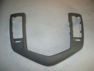 Накладка торпеды центральная 94567907 94567909 95488538 95999266 Шевроле Круз - Серый НЕ крашен - БУ