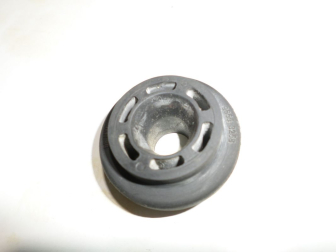 Втулка радиатора кронштейна верхнего 96887037 96553258 Антара Каптива Лачетти Реззо Спарк - БУ