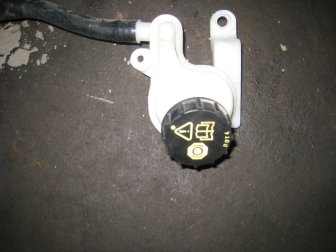 Бачок главного тормозного цилиндра Форд Фиеста  Mk6 с 2008 по 2017г, B-MAX с 2012 год 1822308, - БУ