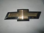 Эмблема крышки багажника 95019522 95940813 Шевроле Авео Т300 Хэтчбек Крест 17,5х6см есть ДЕФЕКТ - БУ