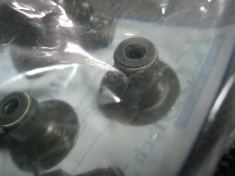 Колпачок маслосъемный 4405819, 642002, 55574221 Астра, Авео 101л.с. F14D4-F18D4, - KOS