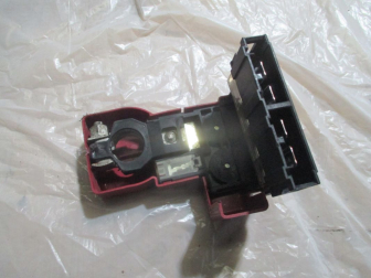 Клемма плюс 243407F000 с предохранителем 2438079915 с крышкой 2434579912 Жук F15 с 10 по 15г- БУ