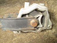 Подушка двигателя нижняя Ленд Ровер Фрилендер 2 LR004511 6G926P082LD 2,0-2,2 л Дизель 07-14 г, - БУ