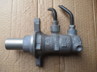 Цилиндр тормозной Главный 1694251, BV6Z2140A, BV612140P Форд Фокус 3, Ford Focus III, - БУ