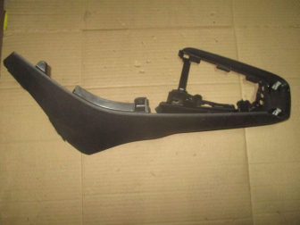 Накладка ручки переключения АКПП - Левая BM51A045H92B, 2842217, BG35B8 Форд Фокус 3 - Черная, - БУ