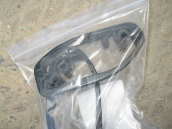 Фиксатор омывателя фары левый Опель Астра J 1452004, 13258411 с 2010г, - GM