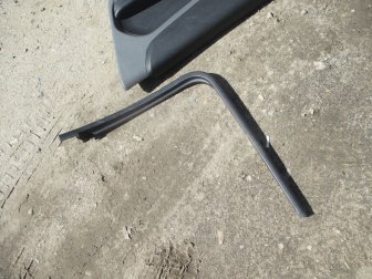 Накладка двери задней правой 1385912 внутренней рамки стекла Форд Фокус 2 Универсал, - БУ