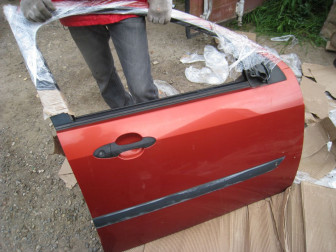 Дверь Форд Фокус 1 передняя правая 1132675, 1064221 Все - БУ Голая Рыжая S-63