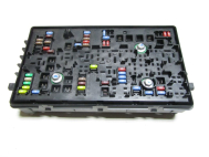 Блок предохранителей 95938113-01 8113 13222782 529050199 Шевроле Круз - плато среднее - GM