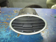 Дефлектор воздушный центральный 4M51-A014L21-AD Фокус Форд 2, - БУ