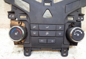 Накладка блока управления печкой 95016334 Шевроле Орландо, - БУ