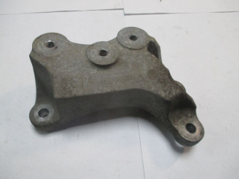Кронштейн опоры МКПП 96852625, 96852614 Шевроле Авео Т300 с A12XER, F18D4, - БУ