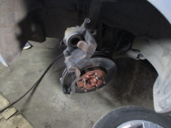 Суппорт задний замена на Шевроле Круз снятие и установка 1 штука