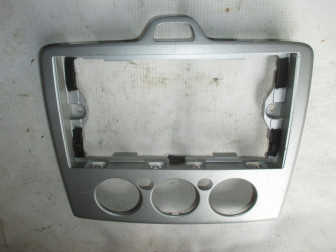 Накладка магнитолы и управления печки 4M5118522 Форд Фокус 2 , - БУ