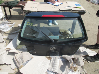 Крышка багажника Фольксваген Поло 6QE827025E с 2001 по 2009 год, - БУ Черная в сборе