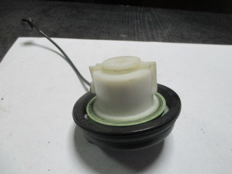 Крышка бензобака 15832215 25862765 Cadillac CTS SRX Шевроле Авео USA на усиках, - БУ