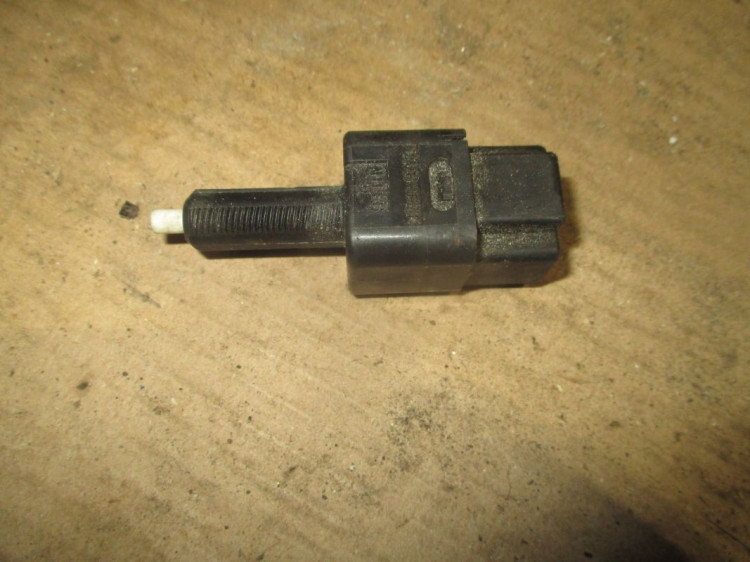 Датчик стоп-сигнала 25320AX00E Ниссан Ноут Микра Альмера Тиида Мурано ...