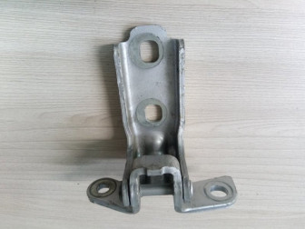 Петля двери правой нижняя или верхняя 13501716 Шевроле Орландо,  Orlando, - БУ