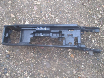 Консоль между сиденьями 1876416 BA61A045B55A BA61A045855AH35BB Форд Фиеста Mk6 с 12 по 17г -FR4 - БУ