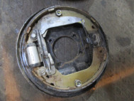 Пружина колодок задних 13304917 нижняя барабанного тормоза Шевроле Круз - БУ