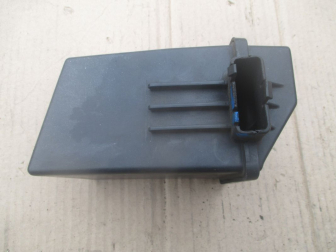 Воздушного фильтра - Резонатор 98AB9F763MA Форд Фокус 1 - ДЕФЕКТ - СКОЛ КРЕПЕЖА, - БУ