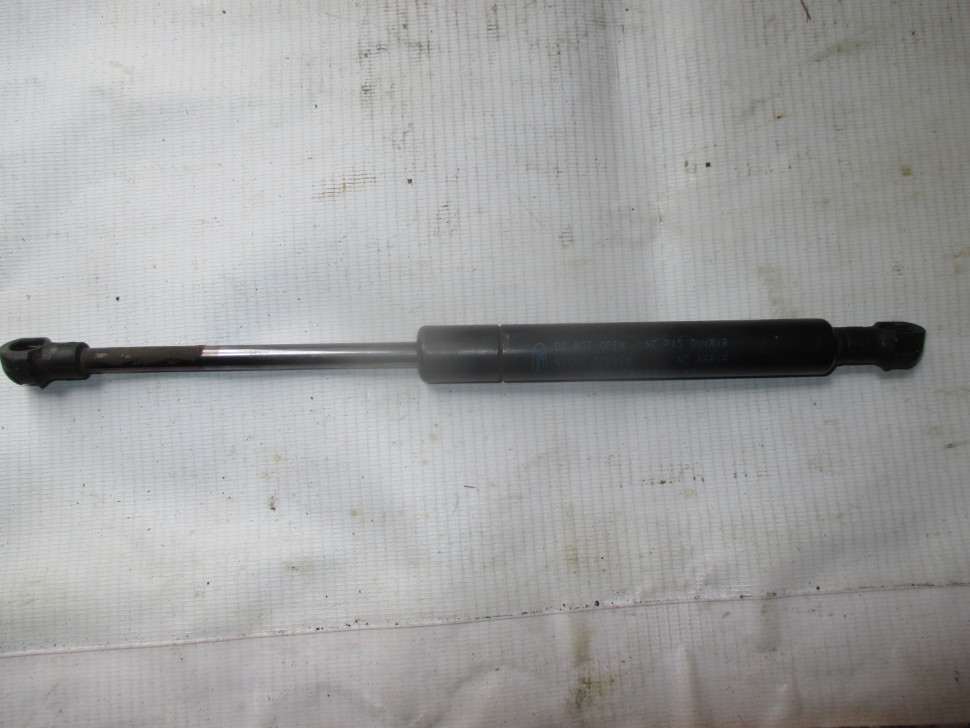 Амортизатор багажника форд фокус 1 седан американец