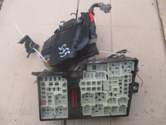 Блок предохранителей подкапотный CV6T14K733AAD1 AV6T14A067AB Форд Фокус 3 S-55 2,0 литра, - БУ